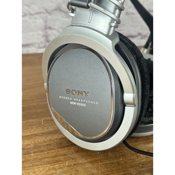 Sony MDR-XD300 Wired Over The Ear Stereo Headphones RARE! Working READ - Picture 2 of 11
